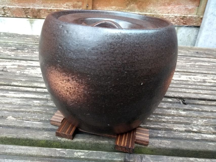 Charcoal Extinguishing Pot - With Wooden Base